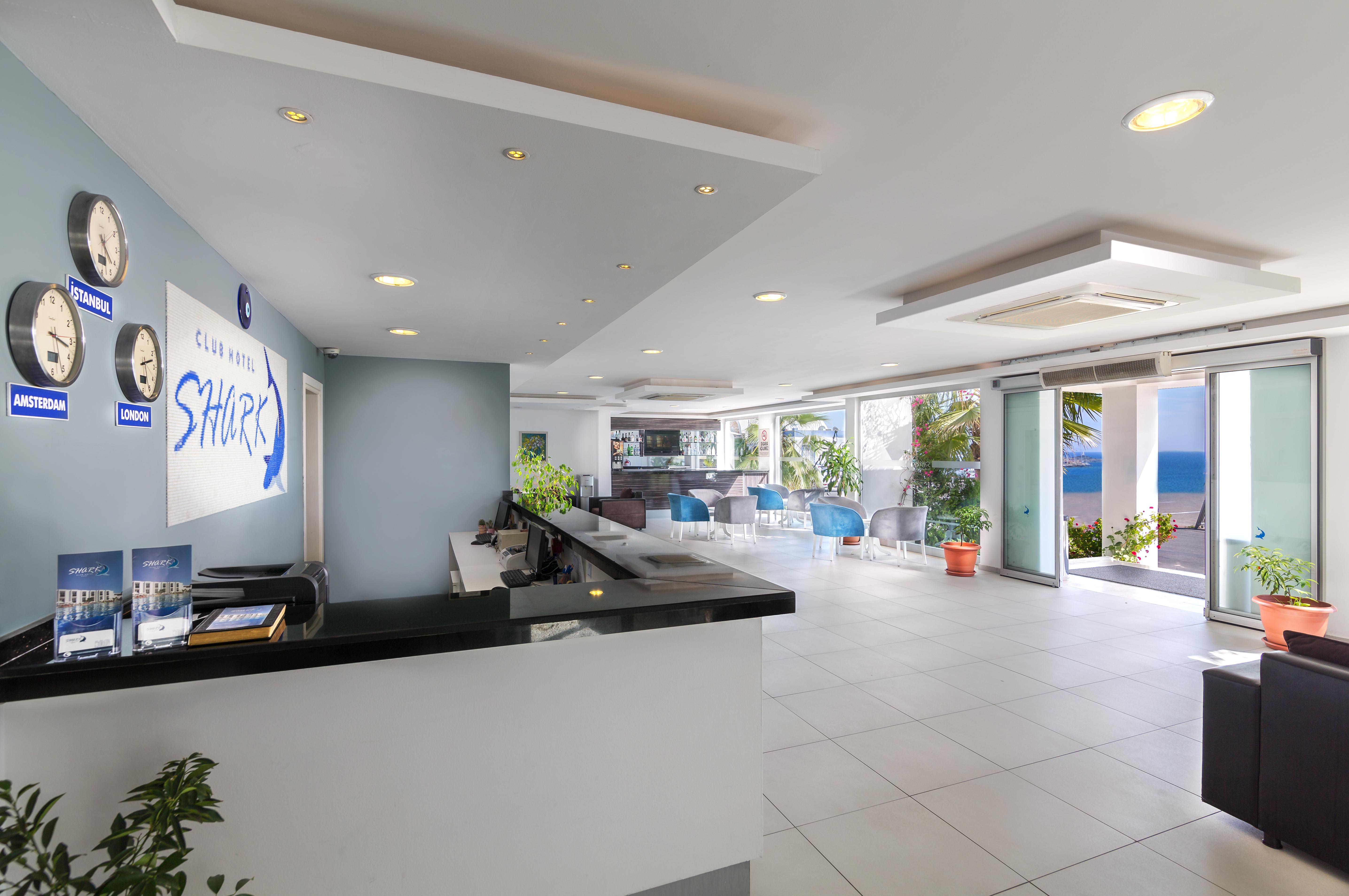 Club Shark Hotel 4*