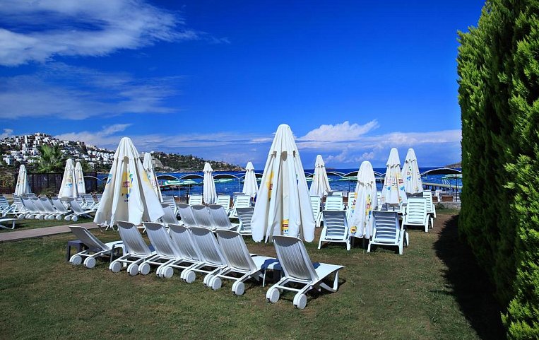 Cactus Fleur Beach Club 4*