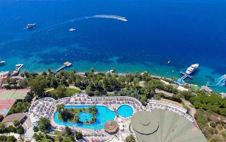 Bodrum Holiday Resort &Spa 5*