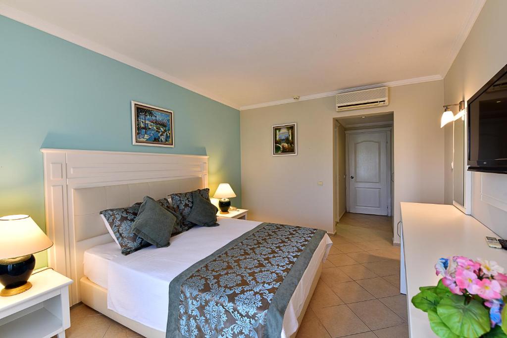 Ayaz Aqua Beach Hotel Bodrum 4*