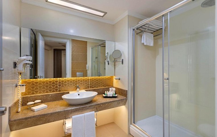 Kirman Belazur Resort & Spa 5*