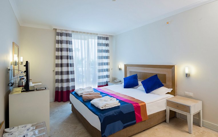 Crystal Boutique Beach Resort 5*