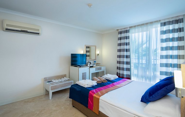 Crystal Boutique Beach Resort 5*