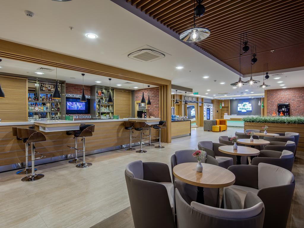 Holiday Inn Antalya Lara 4*