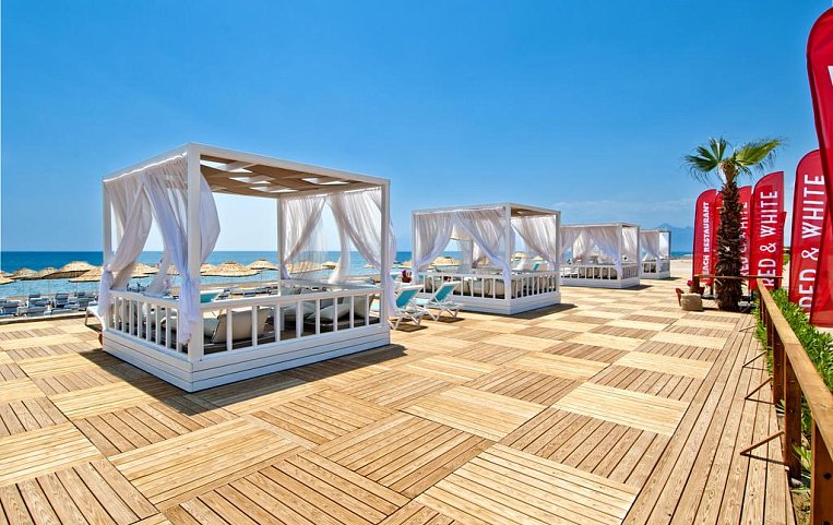 Holiday Inn Antalya Lara 4*