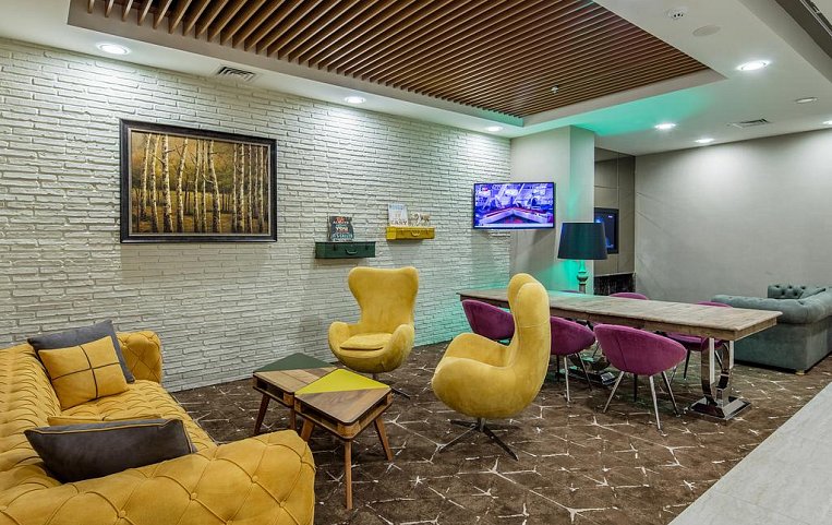 Holiday Inn Antalya Lara 4*