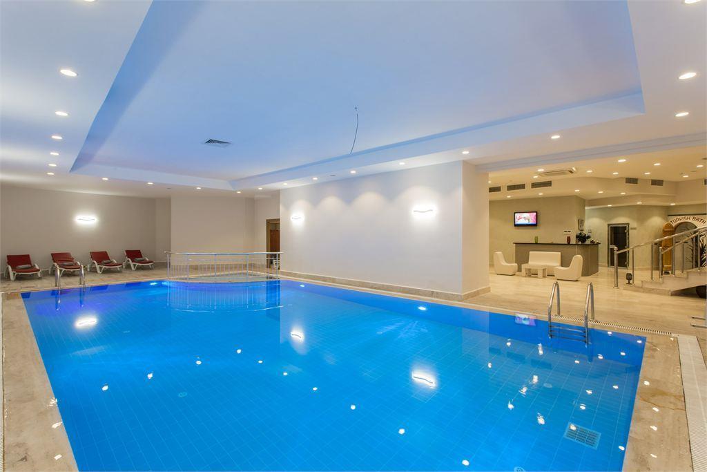 Club Hotel Falcon 4*