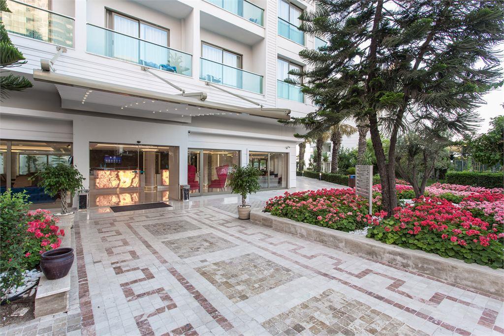 Club Hotel Falcon 4*