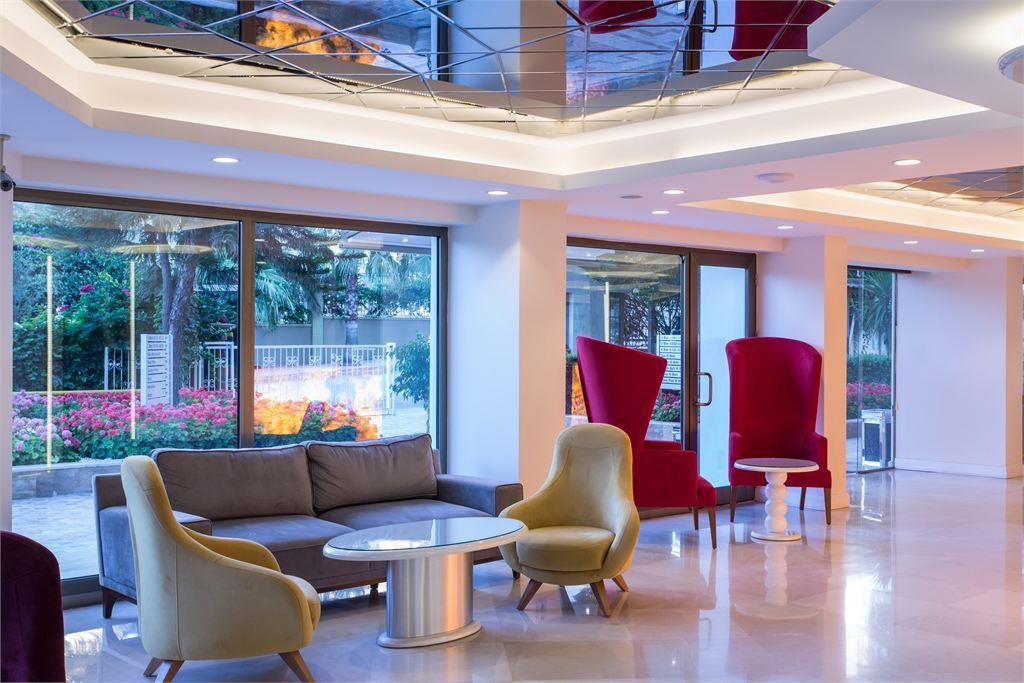 Club Hotel Falcon 4*