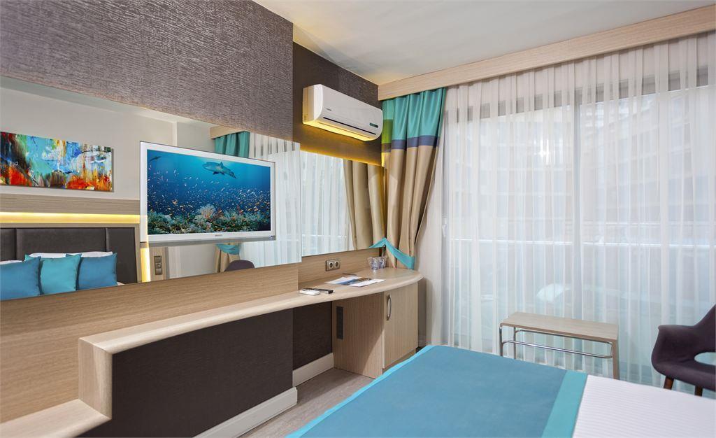 Club Hotel Falcon 4*
