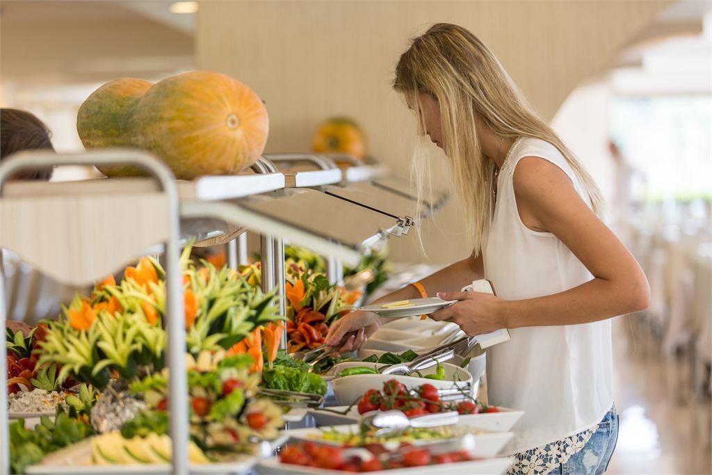 Club Hotel Falcon 4*