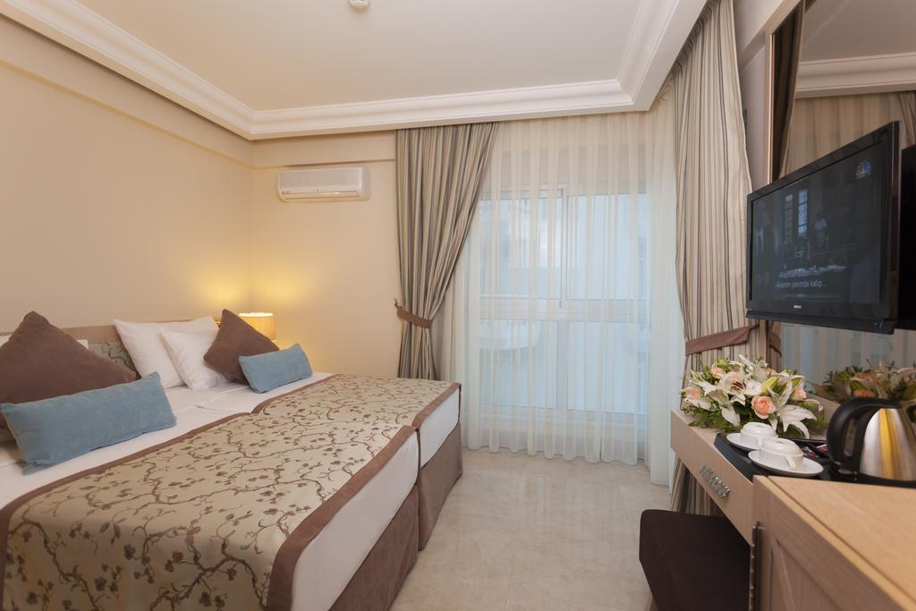 Xperia Saray Beach Hotel 4*