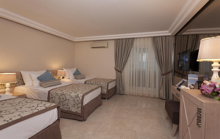 Xperia Saray Beach Hotel 4*
