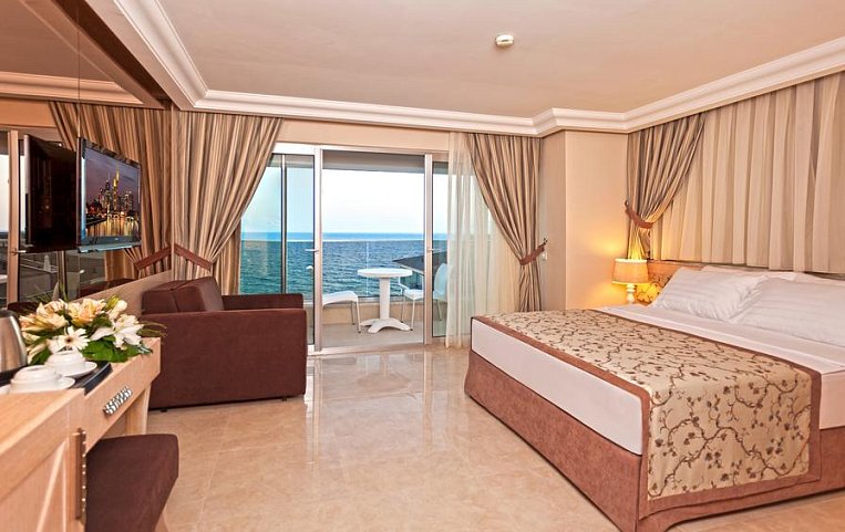Xperia Saray Beach Hotel 4*