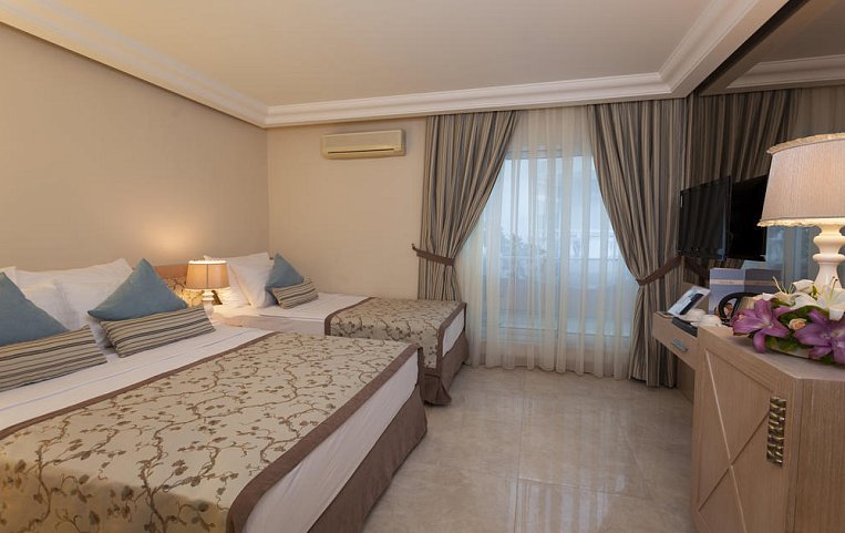 Xperia Saray Beach Hotel 4*