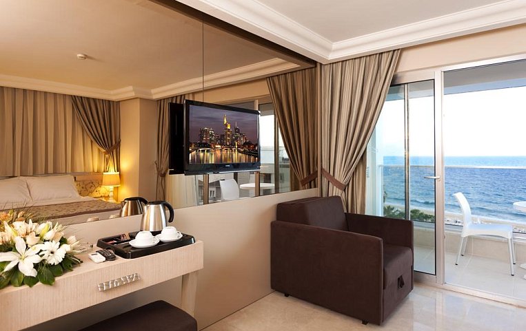 Xperia Saray Beach Hotel 4*