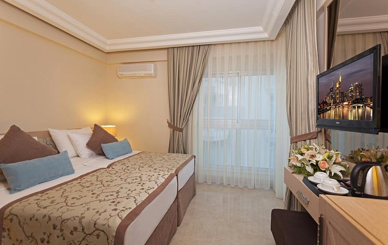 Xperia Saray Beach Hotel 4*