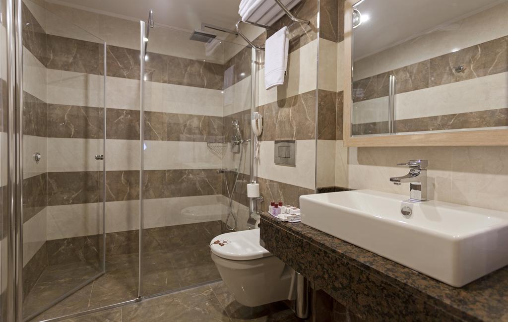 Xperia Saray Beach Hotel 4*