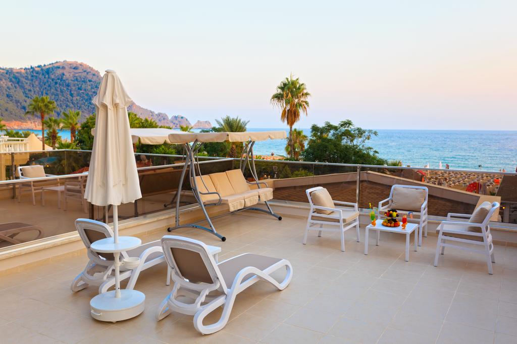 Xperia Saray Beach Hotel 4*