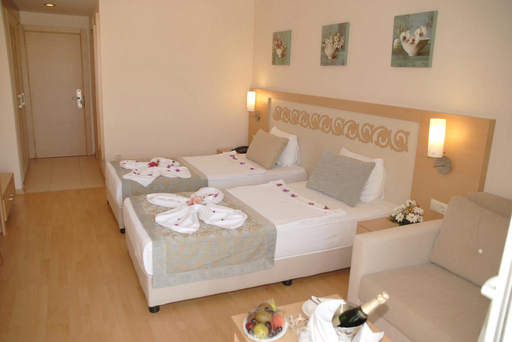 Titan Select Hotel 5*