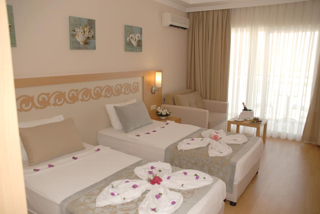 Titan Select Hotel 5*