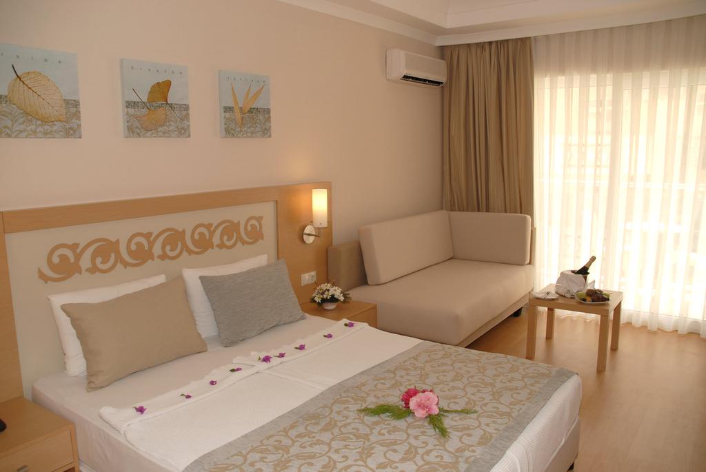 Titan Select Hotel 5*