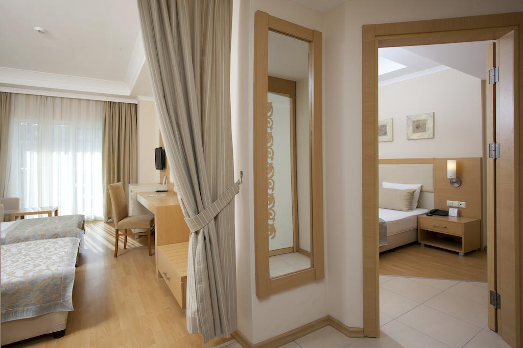 Titan Select Hotel 5*