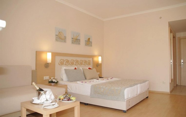 Titan Select Hotel 5*