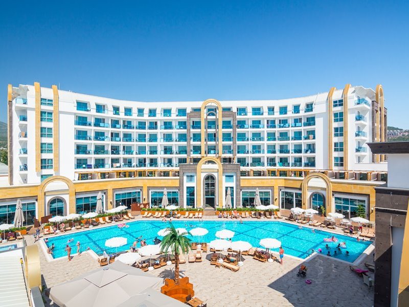 The Lumos Deluxe Resort Hotel Spa 5*