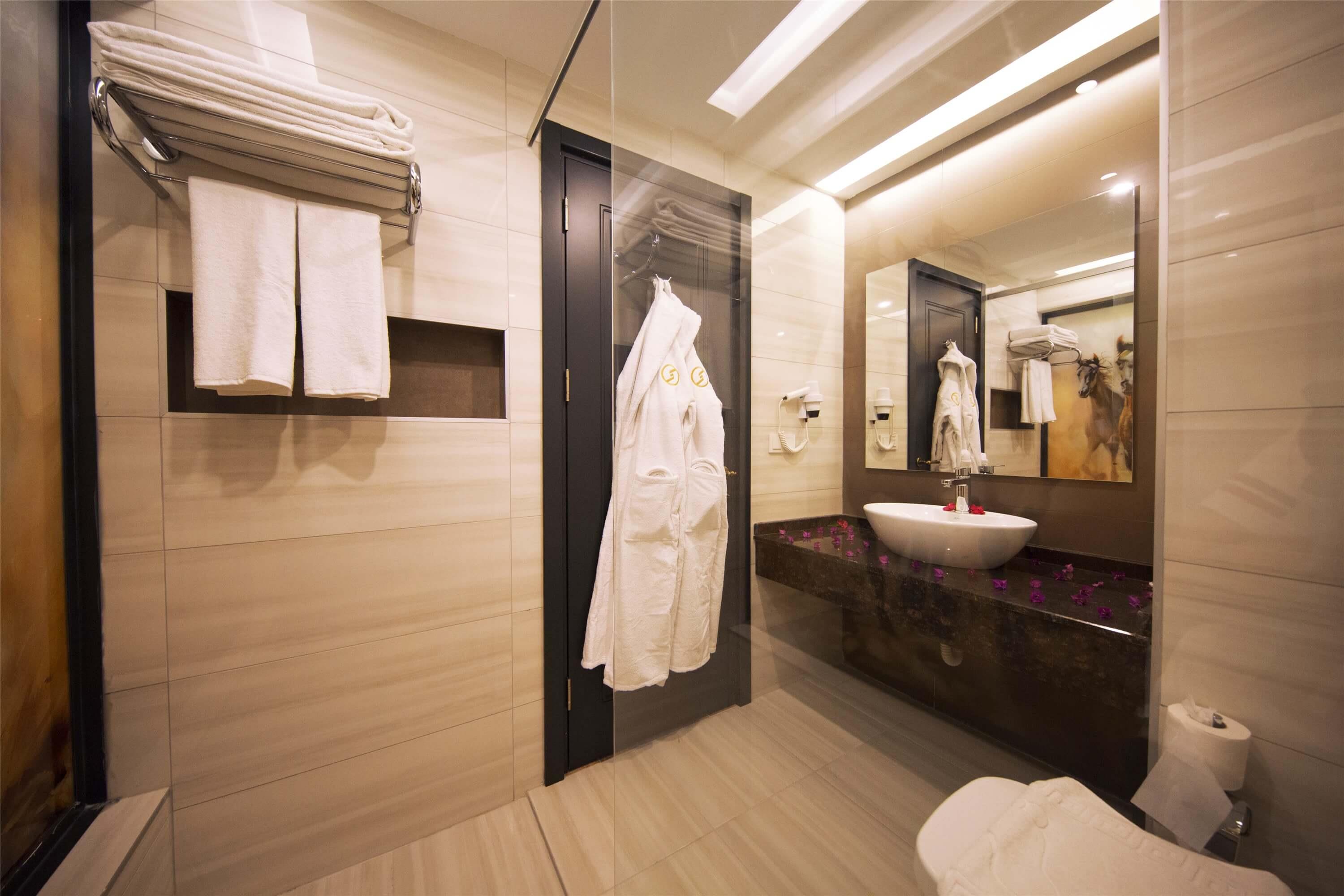 Sey Beach Hotel & Spa 4*