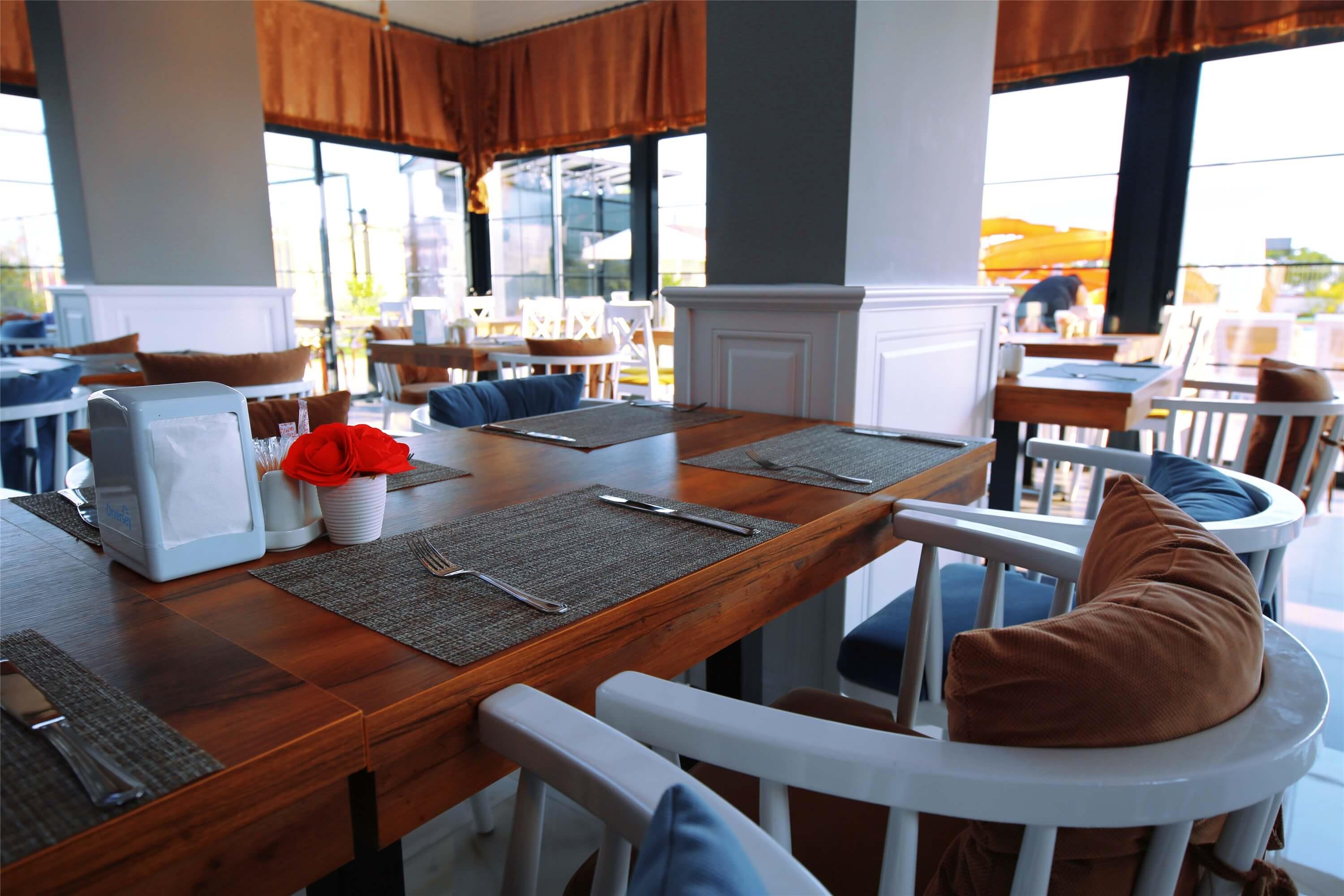 Sey Beach Hotel & Spa 4*