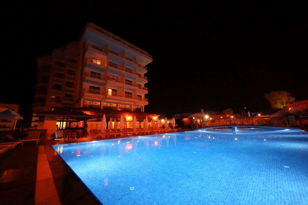 Sey Beach Hotel & Spa 4*