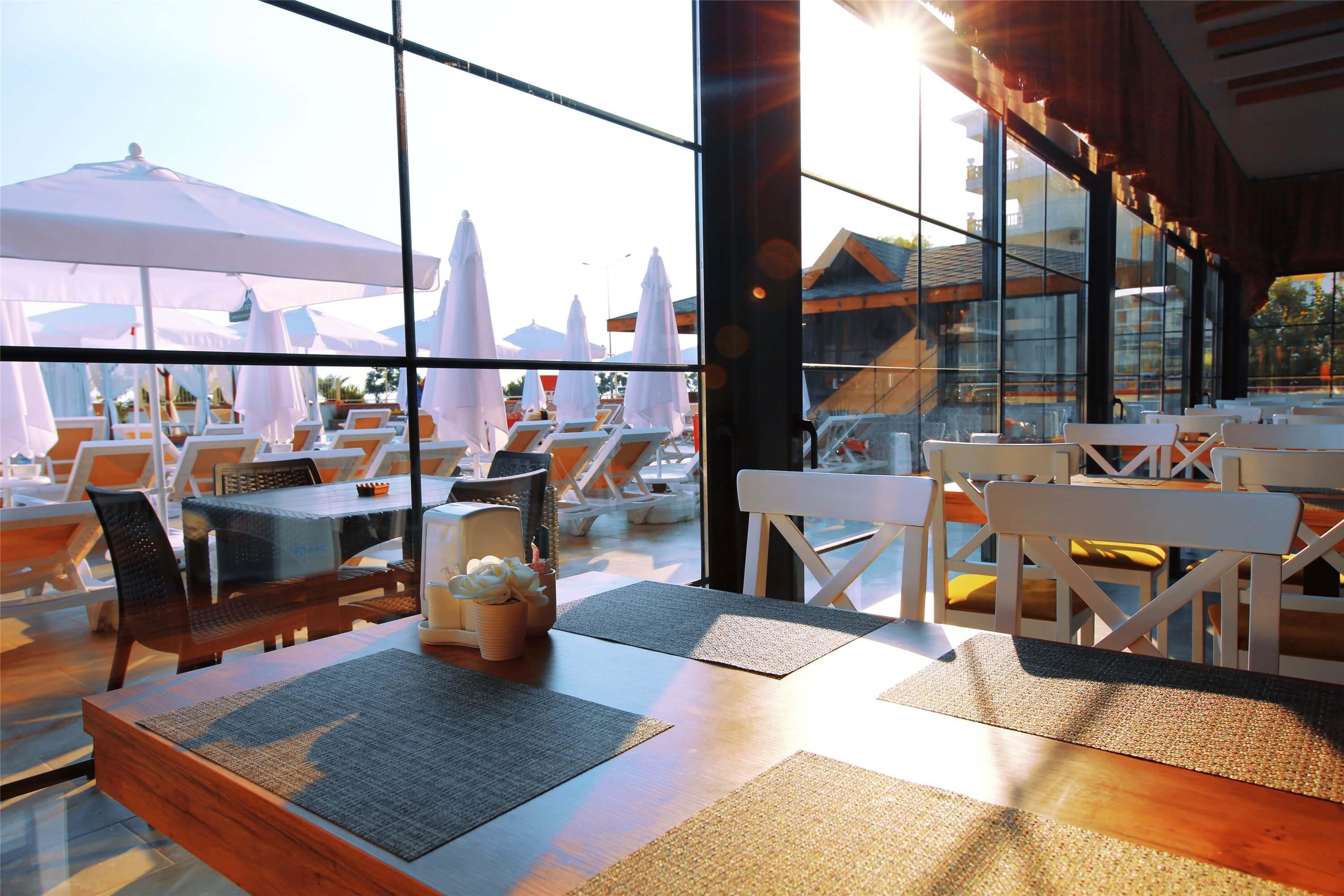 Sey Beach Hotel & Spa 4*