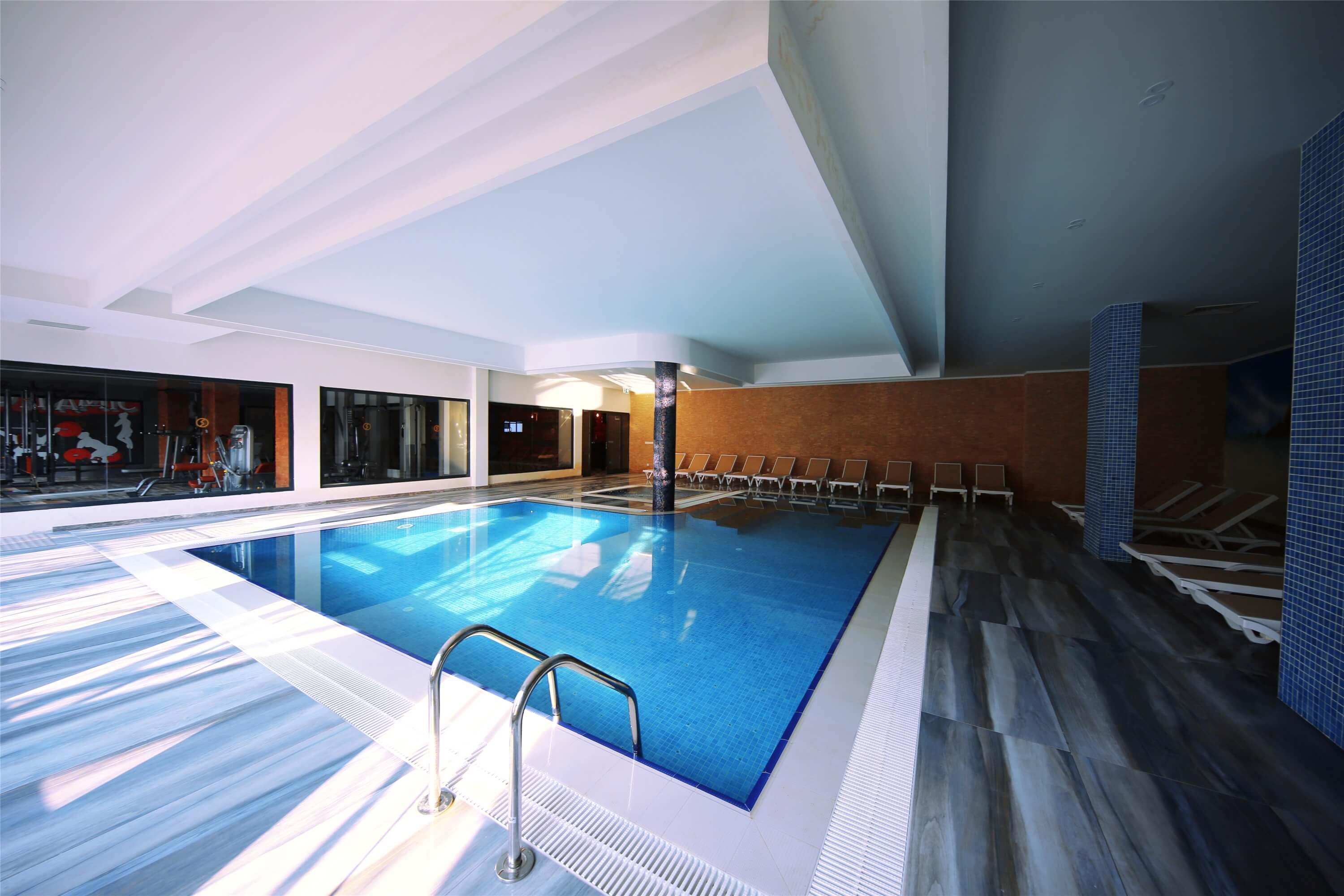 Sey Beach Hotel & Spa 4*