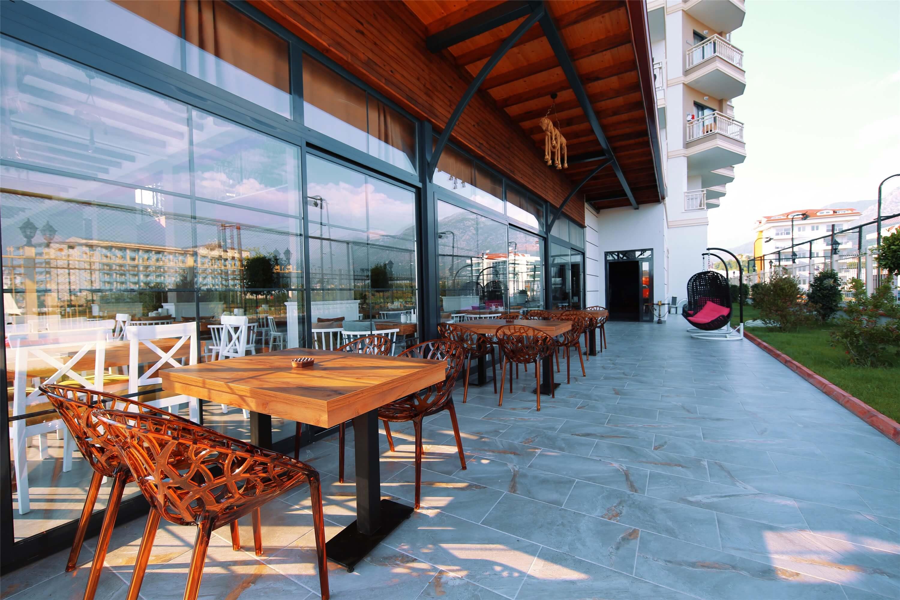Sey Beach Hotel & Spa 4*