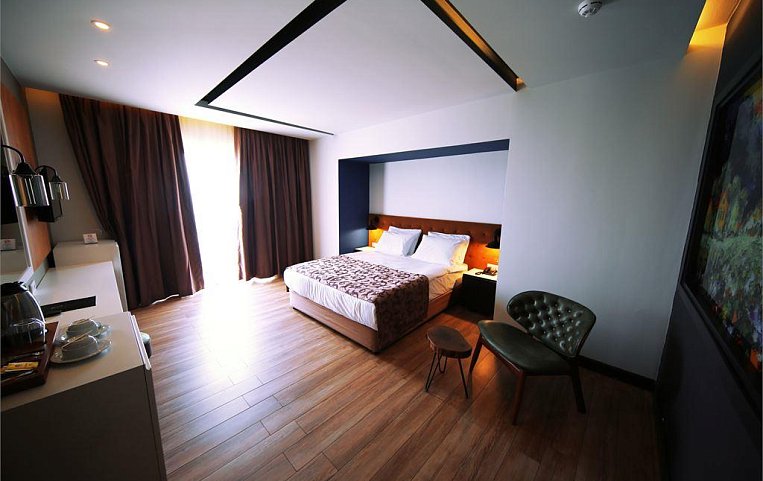 Sey Beach Hotel & Spa 4*