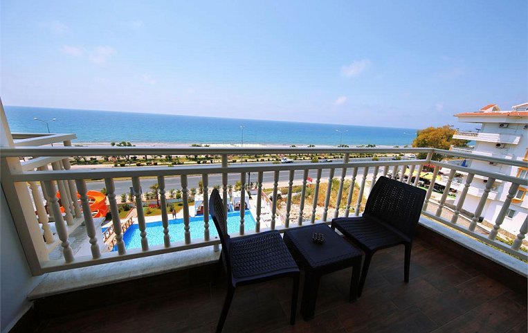 Sey Beach Hotel & Spa 4*