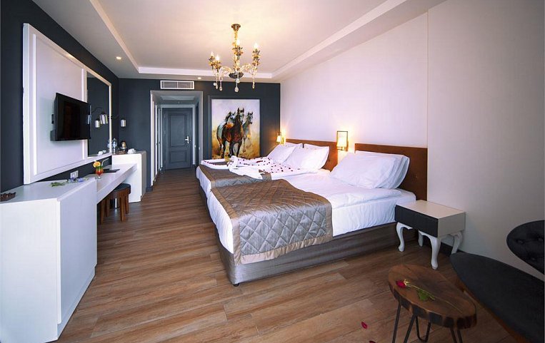 Sey Beach Hotel & Spa 4*