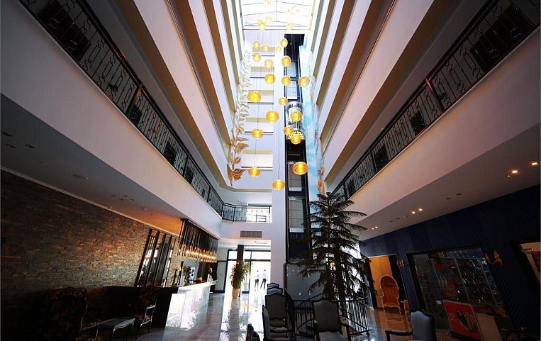 Sey Beach Hotel & Spa 4*