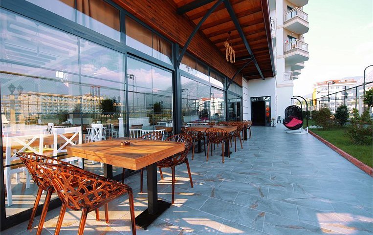 Sey Beach Hotel & Spa 4*
