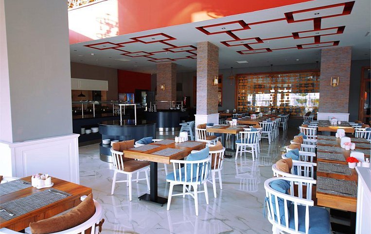Sey Beach Hotel & Spa 4*