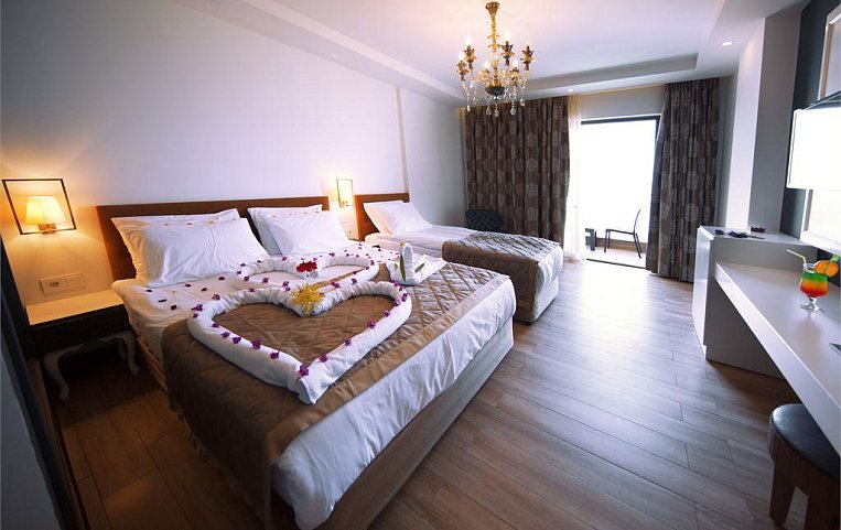 Sey Beach Hotel & Spa 4*