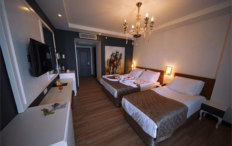 Sey Beach Hotel & Spa 4*