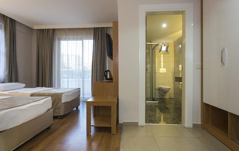 Lonicera City Kleopatra Hotel 3*