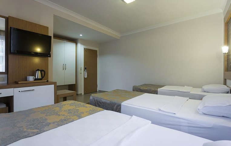 Lonicera City Kleopatra Hotel 3*