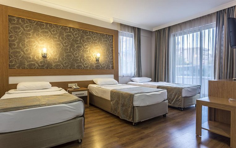 Lonicera City Kleopatra Hotel 3*