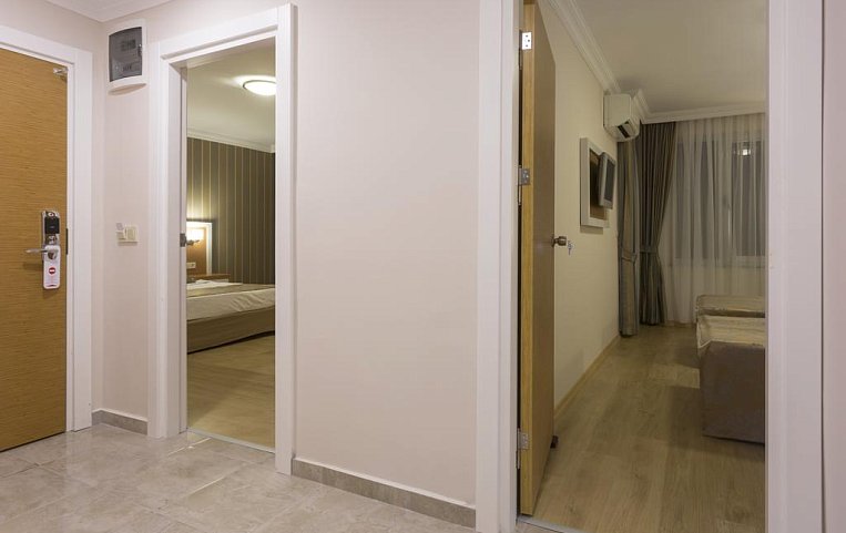 Lonicera City Kleopatra Hotel 3*