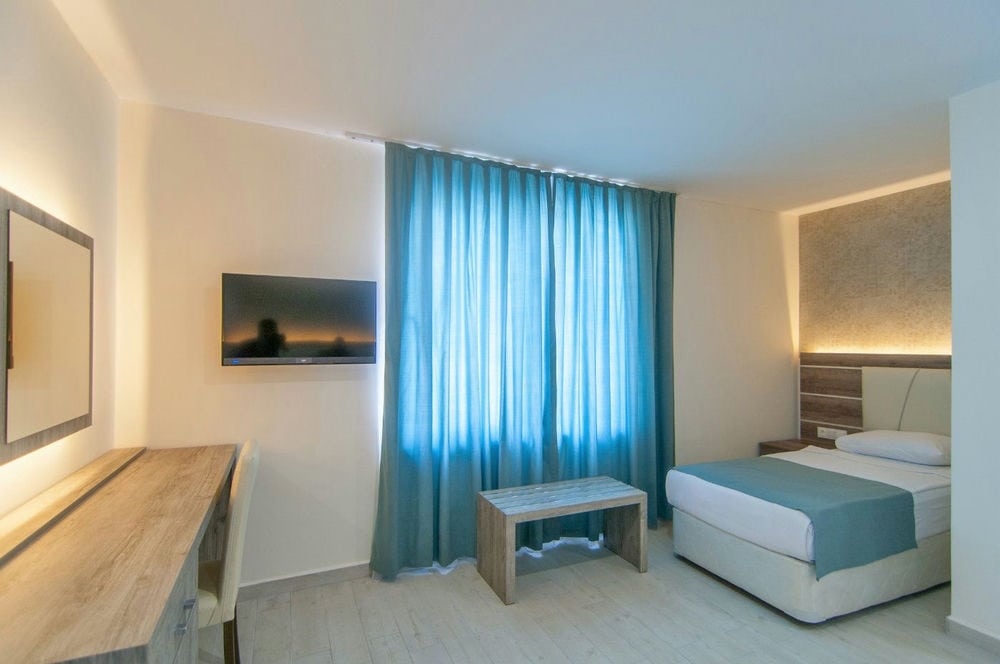 Kolibri Hotel 4*