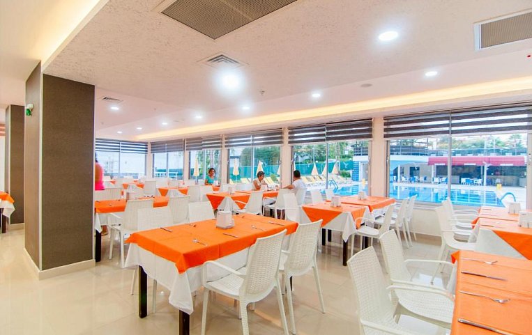 Kolibri Hotel 4*