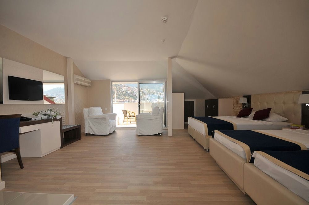 Kleopatra Micador 4*